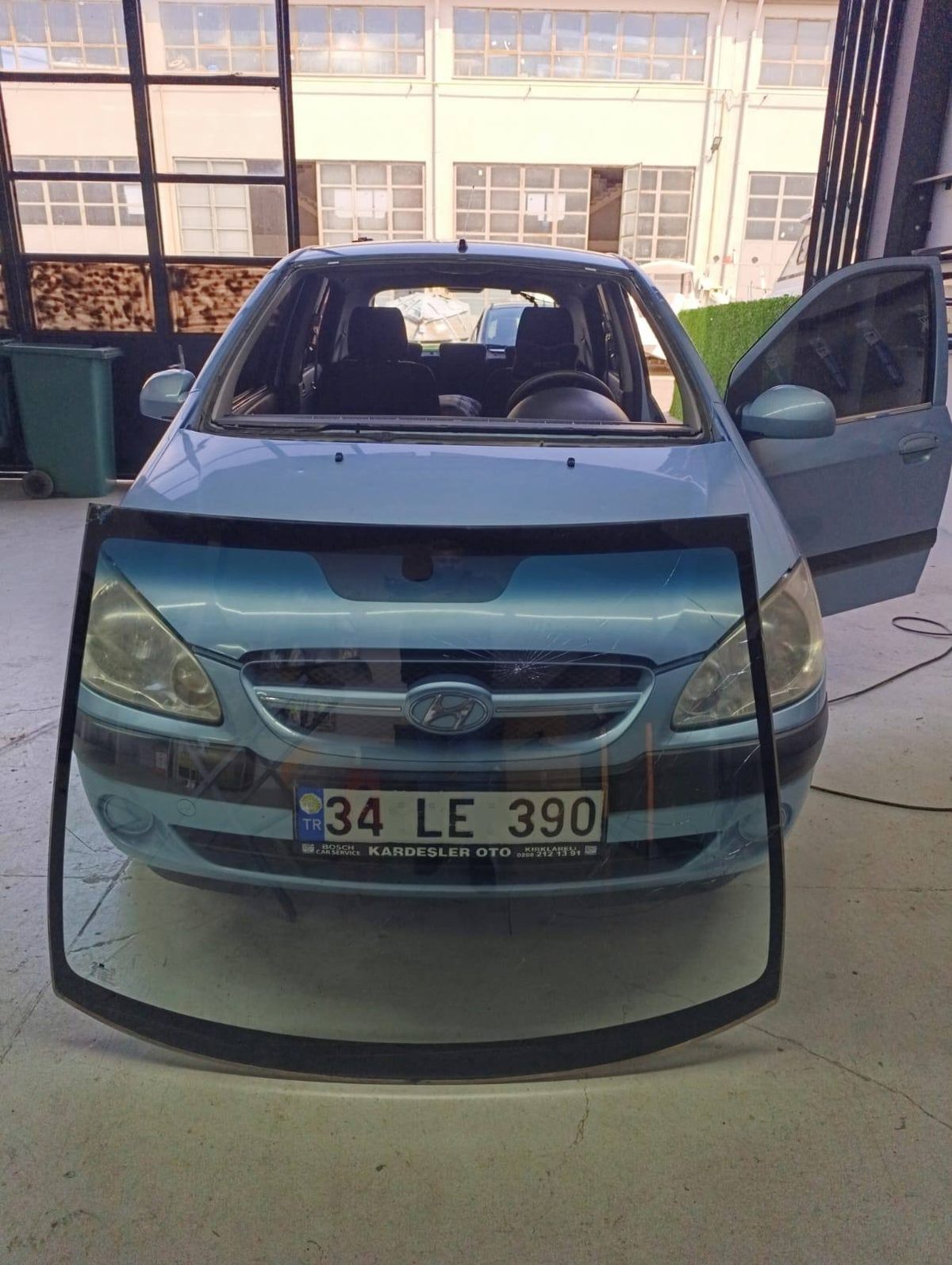 Hyundai Getz ön cam değişimi